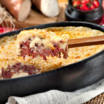 Escondidinho de macaxeira com carne seca