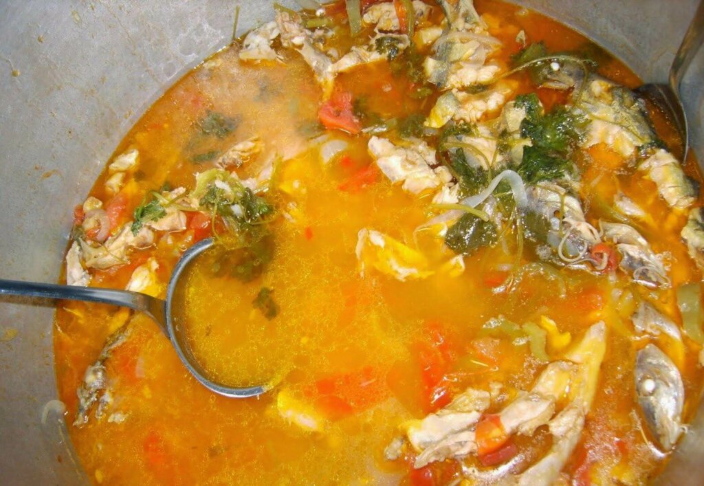 imagem de caldo de pacu na panela