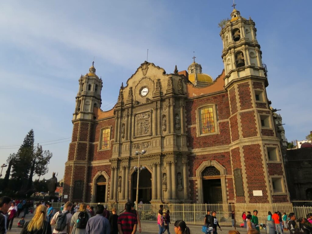 fachada da basílica de Nossa Senhora de Guadalupe